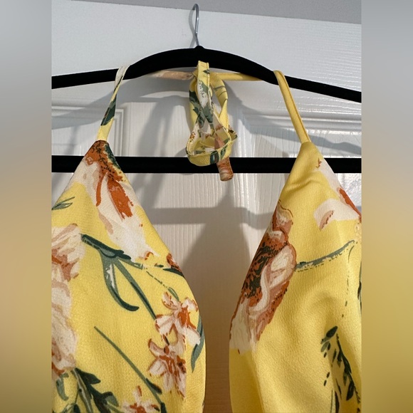Yellow Floral Halter Dress 💐 - Picture 5 of 8